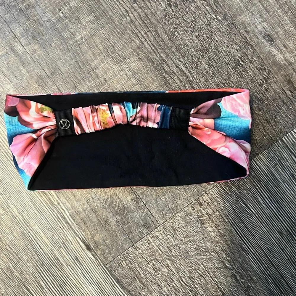Lululemon reversible headband - Picture 4 of 6